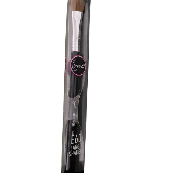 SIGMA E 60 LARGE SHADER BUNNY BLACK LUX ARTIST EYESHADOW MAKE UP EYE BRUSH NWT - Picture 3 of 5